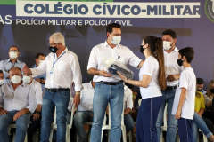 Governador entrega novos uniformes para alunos da escola cívico-militar de Jandaia do Sul  -  Jandaia do Sul, 03/09/2021  -  Foto: Ari Dias/AEN