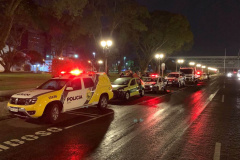A Ação Integrada de Fiscalização Urbana (AIFU) fechou 13 pontos comerciais, dispersou mais de 2,2 mil pessoas e os integrantes municipais da equipe aplicaram mais de R$ 760 mil em multas. As ações aconteceram entre a noite de sexta-feira (03/09) e a madrugada deste domingo (05/09) em diversos bairros de Curitiba, na Capital do estado. -  Curitiba, 05/09/2021  -  Foto: SESP-PR