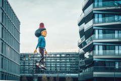 A exposição “OSGEMEOS: Segredos”, realizada pelo Museu Oscar Niemeyer (MON), poderá ser vista pelo público a partir de 18 de setembro.  - Foto:  Flyang Pictures-Nina Kramer