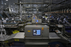  O crescimento de 17,9% da produção industrial paranaense no primeiro semestre deste ano, frente ao mesmo período do ano passado, ganha ainda mais relevância quando colocada em perspectiva com a evolução do setor em outros países do mundo. Foto : Jonathan Campos / AEN