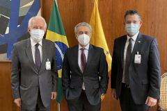 O vice-governador Darci Piana pleiteou, nesta quarta-feira (15), a participação do Paraná na comitiva brasileira que vai participar da Conferência das Nações Unidas sobre Mudanças Climáticas de 2021 (COP26). A solicitação foi realizada em reunião no Itamaraty, em Brasília, com o secretário de Assuntos de Soberania Nacional e Cidadania do Ministério de Relações Exteriores, Paulino Franco de Carvalho Neto.Foto: Camila Tonett