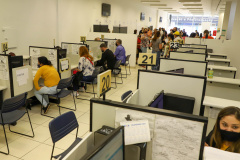Agencia do Trabalhador Disponibiliza 400 Vagas para desempregados com 50 anos ou mais. Fotos:Ari Dias/AEN.
