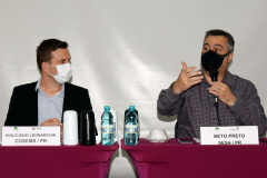 A vacinação contra a Covid-19 em adolescentes de 12 a 17 anos, com comorbidades no Paraná, foi pactuada na Comissão Intergestores Bipartite (CIB) nesta quarta-feira (22). O assunto já havia sido discutido pela Secretaria de Estado da Saúde (Sesa) e Conselho de Secretarias Municipais do Paraná (Cosems/PR) nesta terça-feira (21) e agora será oficializado em deliberação da CIB para cumprimento nos 399 municípios. Foto: Américo Antonio/SESA