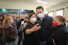 O governador Carlos Massa Ratinho Junior entrega nesta quinta-feira (23), em Mandirituba, na Região Metropolitana de Curitiba, 82 títulos de regularização fundiária para moradores dos bairros São João e Vila Queimados. E tambem  libera R$ 1,3 milhão para pavimentação de vias.   23/09/2021 - Foto: Geraldo Bubniak/AEN