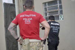A Controladoria-Geral do Estado (CGE) vistoriou na Escola Superior da Polícia Civil (ESPC) o trabalho desenvolvido no curso de formação de Escrivães de Polícia quanto às medidas de proteção impostas pela pandemia da Covid-19. A vistoria, ocorrida na semana passada, faz parte do cronograma da Diretoria de Inteligência e Informações Estratégicas (DIIE), da CGE, de aumentar a aproximação com os servidores. Foto: CGE