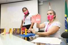 Para o Outubro Rosa deste ano a Portos do Paraná desenvolveu quatro vídeos-depoimentos de mulheres que passaram ou ainda enfrentam um câncer de mama. A programação alusiva ao mês de conscientização sobre a doença terminou ontem (6), mas as produções serão utilizadas no trabalho contínuo de sensibilização. Foto: Claudio Neves/Portos do Paraná