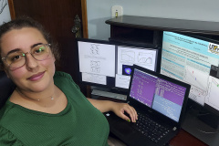 Mulheres na ciência: vida dedicada à pesquisa e um caminho a seguir. Na foto,  Luana Natalie Padilha de apenas 23 anos já está empenhada em realizar o sonho de ser pesquisadora na área de Astronomia.   -  Curitiba, 07/10/2021  -  Foto: Fundação Araucária