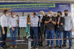 Lazer, geração de emprego e manutenção da limpeza e infraestrutura urbana. As ações fazem parte do pacote de anúncios confirmado nesta quinta-feira (07) pelo governador em exercício Darci Piana em visita à Nova Esperança do Sudoeste. - Nova esperança do Sudoeste, 07/10/2021  -  Foto: Gilson Abreu/AEN