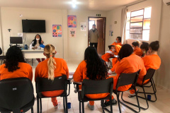 Depen e Senac firmam parceria e ofertam cursos profissionalizantes às presas do CIS, na RMC  -  Curitiba, 08/10/2021  -  Foto: DEPEN-PR
