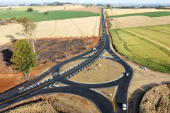 Serviços de conservação na PR-170 entre Apucarana e Borrazópolis, no Vale do Ivaí - conhecida como Rodovia do Milho.  -  Curitiba, 08/10/2021  -  foto: DER-PR