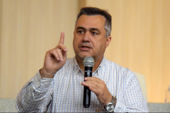 A importância da regionalização da Saúde no desenvolvimento do Planejamento Regional Integrado (PRI) foi destacada pelo secretário de Estado da Saúde, Beto Preto, em Maringá, com as Regionais de Saúde da abrangência da Macrorregião Noroeste, nesta terça-feira (19). - Maringá, 19/10/2021 - Foto: Américo Antonio/SESA