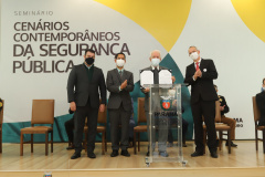 O vice governador Darci Piana participa  nesta quarta-feira  (20) do lançamento de programa de cursos de atualização profissional e de especialização nas áreas de Polícia Comunitária, Mediação de Conflitos e Análise Criminal para 6,2 mil profissionais de todo o Paraná,  no Palacio Iguacu.   Curitiba, 20/10/2021 -  Foto: Geraldo Bubniak/AEN