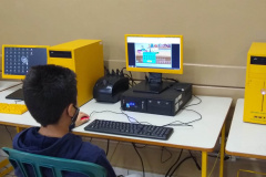 Estudantes do 6º ano do ensino fundamental da rede estadual de ensino passaram a utilizar neste semestre uma plataforma gamificada de matemática como complemento do processo de ensino-aprendizagem. Por meio de jogos interativos e desafios lúdicos, eles trabalham a compreensão de conceitos matemáticos e o desenvolvimento do raciocínio lógico. - Curitiba, 20/10/2021 - Foto: SEED