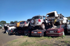 Leilão de sucatas de veículos para reciclagem como material ferroso. Nas fotos, sucatas armazenadas em Ibiporã-  Curitiba, 21/10/2021 - Foto: DER