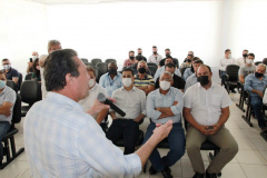 Para que as prefeituras do Paraná conheçam os projetos e programas desenvolvidos na área ambiental, o secretário do Desenvolvimento Sustentável e do Turismo (Sedest), Márcio Nunes, promove palestras aos representantes dos municípios. -  Curitiba, 22/10/2021 - Foto: Alessandro Vieira/SEDEST