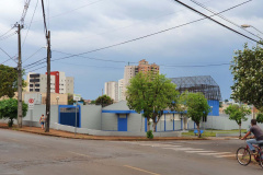 Presos da Cadeia Pública de Ibiporã trabalham na pintura e revitalização da unidade prisional. Foto: SESP
