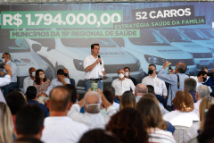   O governador Carlos Massa Ratinho Junior entregou nesta sexta-feira (29) mais 52 automóveis para reforço da frota da saúde em 22 municípios da 19ª Regional de Jacarezinho, no Norte Pioneiro. Os carros serão utilizados para atendimento domiciliar dentro da Estratégia da Saúde da Família (ESF). Foto: Jonathan Campos/AEN