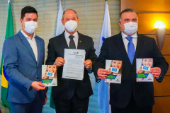 O chefe da Casa Civil do Paraná, Guto Silva, e o secretário estadual de Justiça, Família e Trabalho, Ney Leprevost, apresentaram nesta quinta-feira (4) o programa Cartão Futuro a empresários da Associação Comercial do Paraná (ACP). Foto: Guilherme Flores/Casa Civil