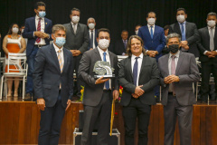 O governador Carlos Massa Ratinho Junior recebeu nesta sexta-feira (5) o título de “Benfeitor do Oeste”. A homenagem é dos prefeitos que integram a Associação dos Municípios do Oeste do Paraná foi conferida durante a 15ª edição do maior evento da imprensa da região, o Prêmio Amop de Jornalismo. 
Foto Gilson abreu/AEN

