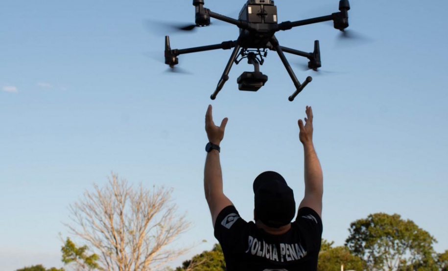 Policiais de Londrina sao habilitados como pilotos de drones Agencia Estadual de Noticias