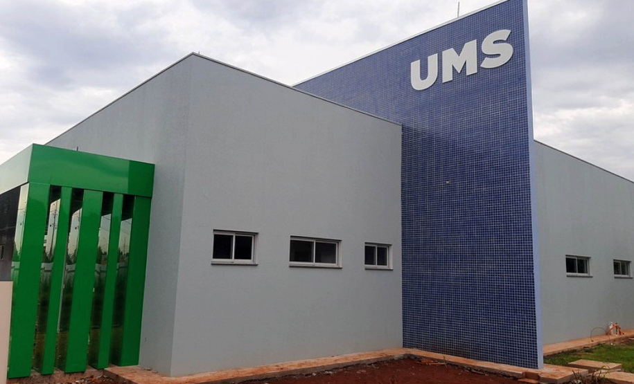 Segundo um relatrio de acompanhamento de execuo da Diretoria de Obras da Secretaria de Estado da Sade (Sesa), o Paran possui atualmente 28 obras de Pronto Atendimento Municipais (PAM), 13 obras de Unidades Mistas de Sade (UMS) e quatro obras de maternidades municipais, somando R$ 181,8 milhes investidos em novas estruturas.