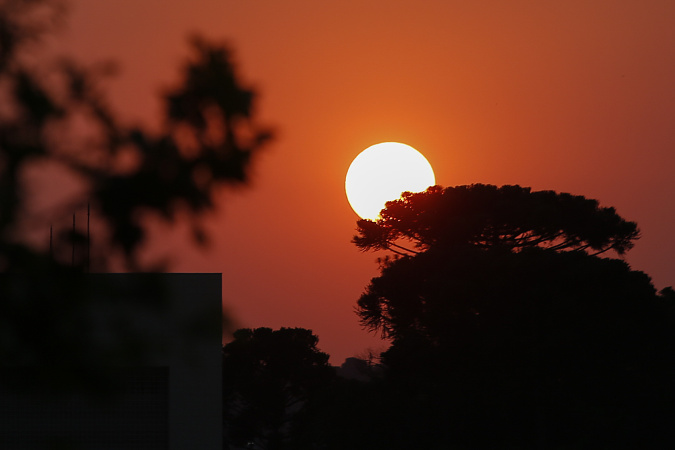 La “ola de calor” sudamericana no será tan intensa en Paraná, subraya Simepar