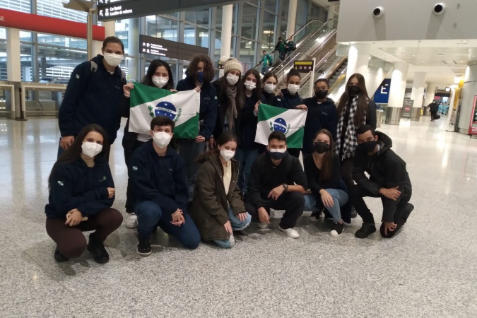Welcome to Canada!  Getting World exchange students arrive at their final destination