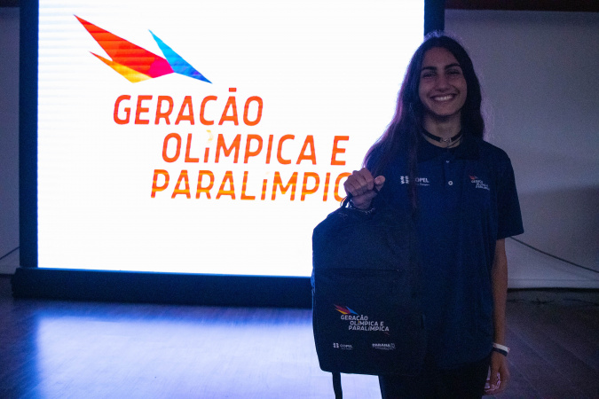 Homenagem e entrega de mais de 500 medalhas aos estudantes será